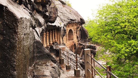 Cuevas de Pandavleni situadas en Nashik, Maharashtra, India. Estas cuevas del 3er aC fueron construidas por budistas Hinayana. photo