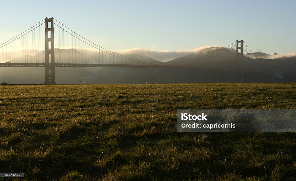 Golden Gate-Brücke in der Abenddämmerung mit Nebel in - Lizenzfrei Abenddämmerung Stock-Foto