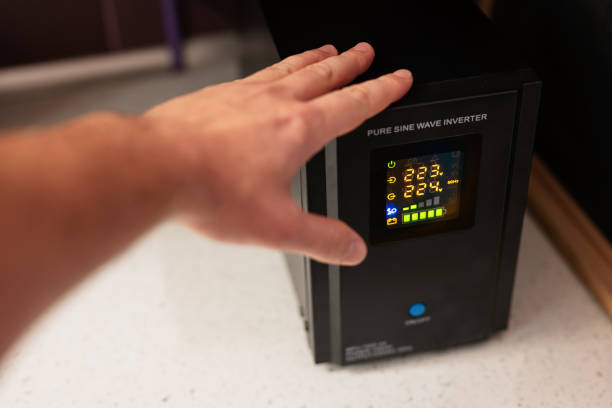 https://media.istockphoto.com/id/1459033748/photo/pure-sine-wave-inverter-backup-power-ups-1000-w-with-stabilizer-for-home.jpg?b=1&s=1024x1024&w=0&k=20&c=EkwyFI-TAkt-Wnr5wUVoBf_0YThh1Ht1IeN7JPwimCU=