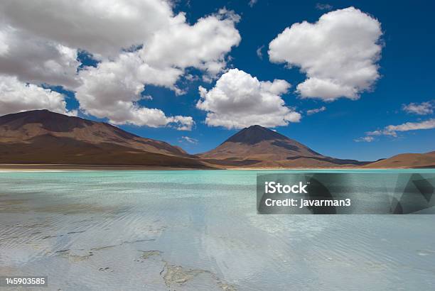 Photo libre de droit de Montagne Reflétant Dans Le Lac Laguna Verde Bolivie banque d'images et plus d'images libres de droit de Altiplano