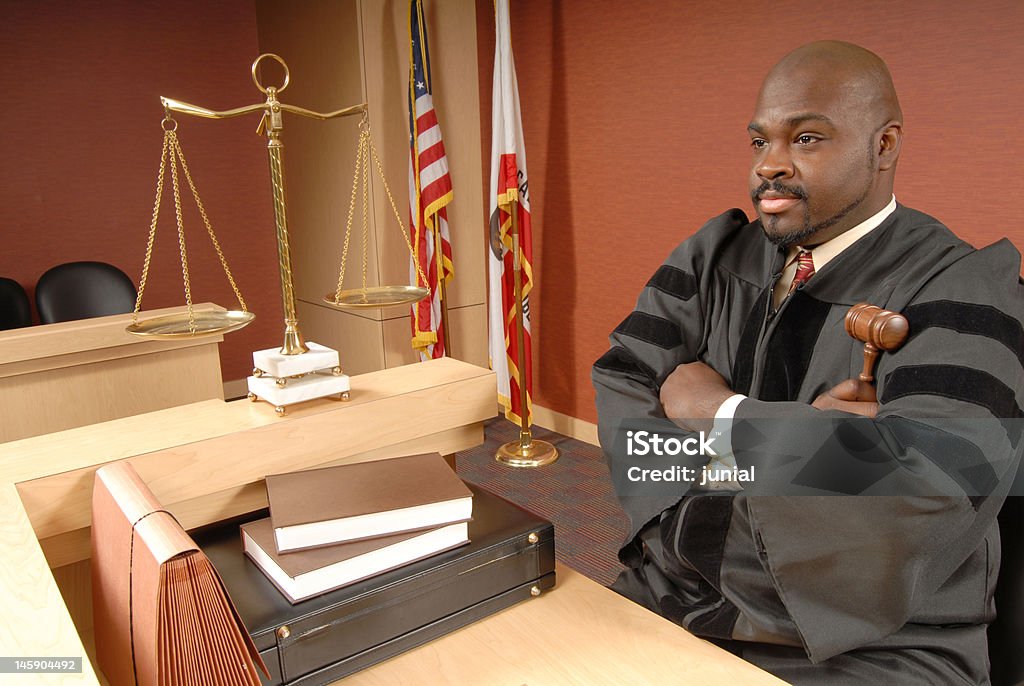 Juez en su courtroom - Foto de stock de Juez - Derecho libre de derechos