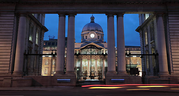 政府の建物 - travel europe night dome ストックフォトと画像