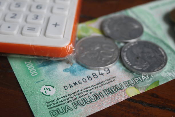 istock some money and a calculator 1459053017