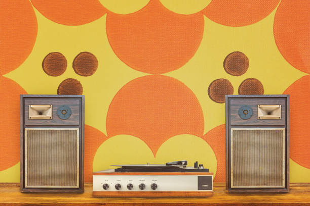 istock Vintage record player with two stereo speakers 1459054322