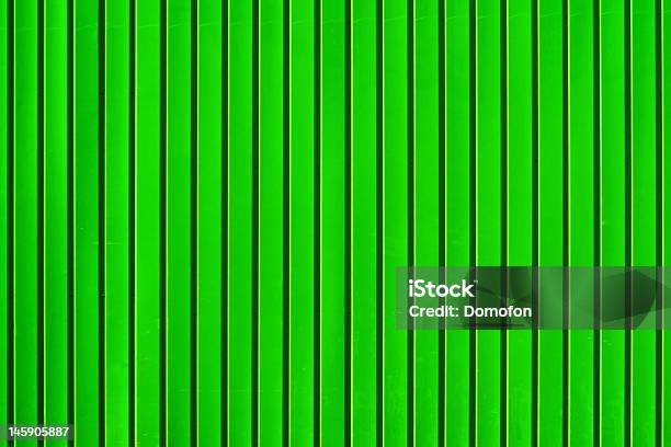 Свежий Зеленый Полосатый Фон — стоковые фотографии и другие картинки Абстрактный - Абстрактный, Без людей, В ряд