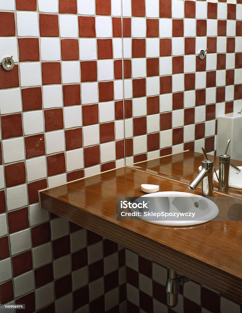 Ванная комната - Стоковые фото Ёмкость для мытья посуды роялти-фри