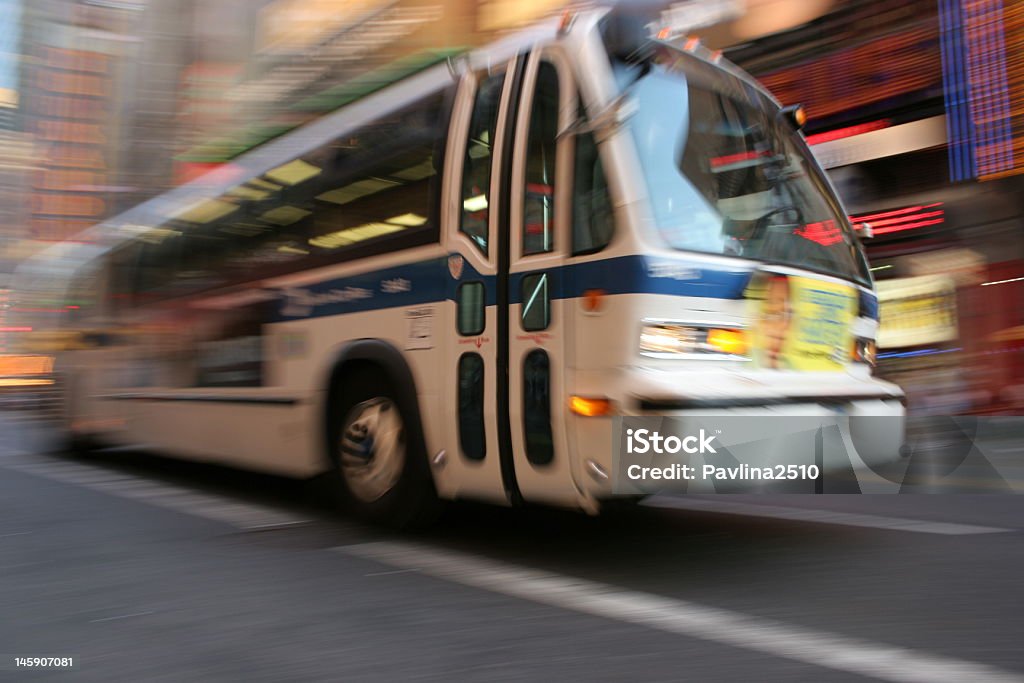 Bus in die Stadt - Lizenzfrei Bus Stock-Foto