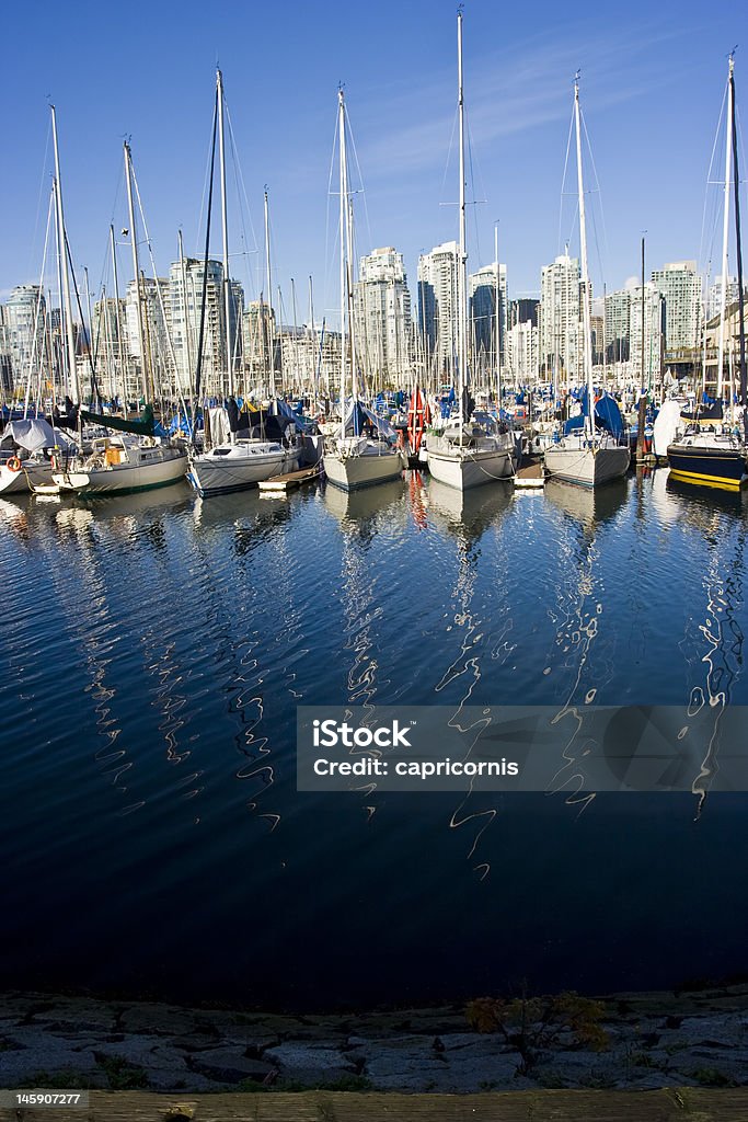 Segelboote in einem Hafen vancouver mit Schiffsmast Reflektionen - Lizenzfrei Alt Stock-Foto