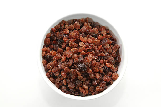 istock Bowl full of sultanas 145909738