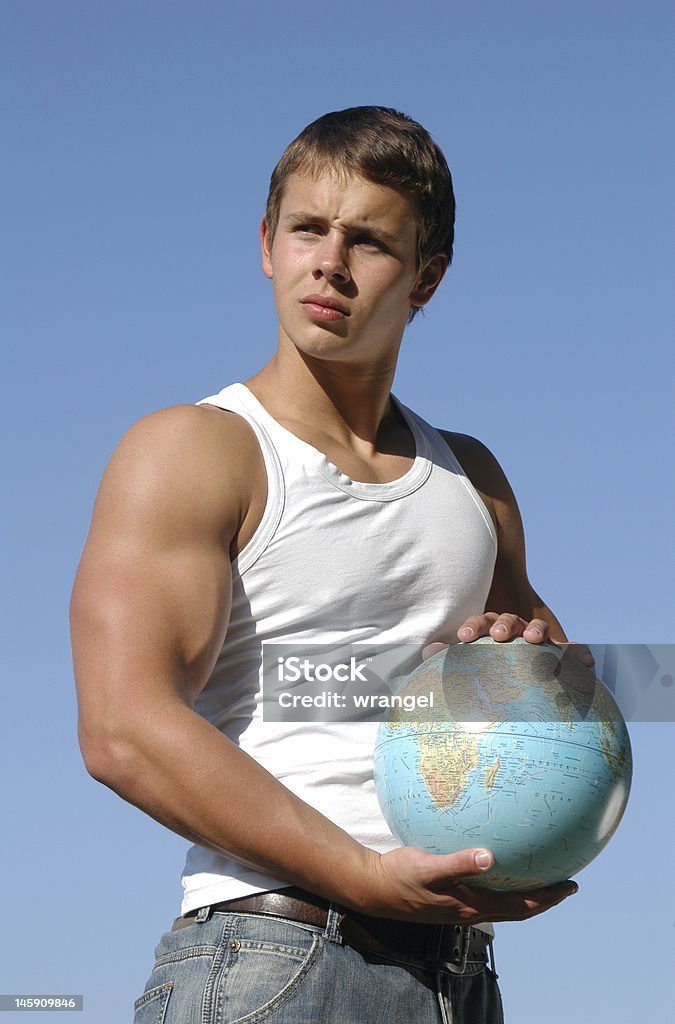 Muscular jovem atleta com um globo - Royalty-free Adolescente Foto de stock