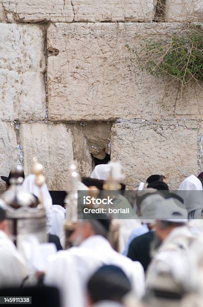 Muralha Ocidental Durante Pesach - Fotografias de stock e mais imagens de David - Figura bíblica - David - Figura bíblica, Rei - Pessoa Real, Boné