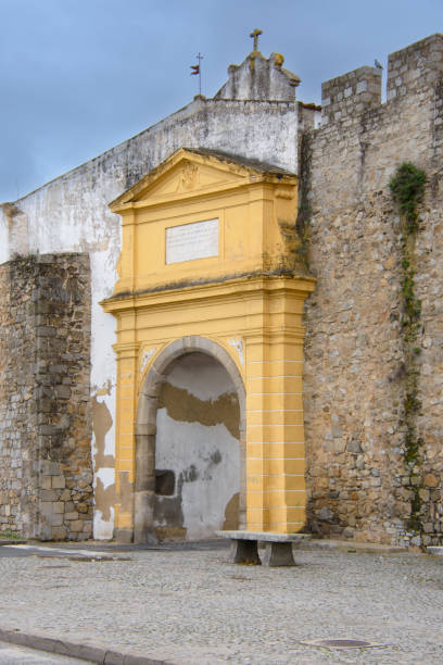 istock old town of Evora 1459119445