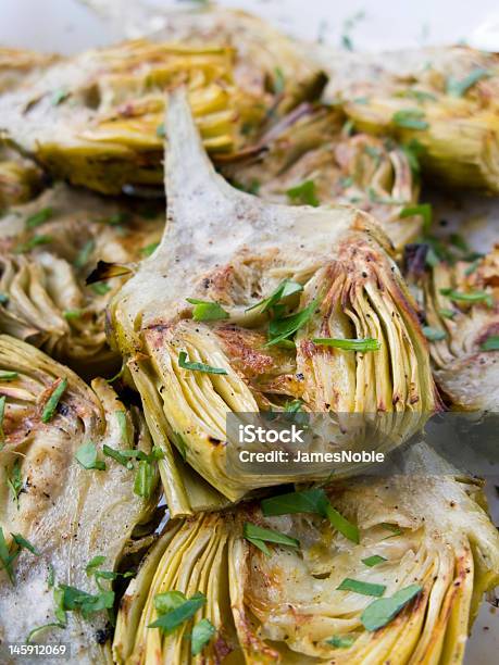 Grelhado Alcachofras - Fotografias de stock e mais imagens de Agricultura - Agricultura, Alcachofra, Alimentação Saudável