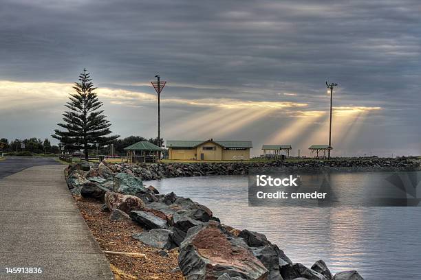 Foto de Raios De Sol Da Manhã e mais fotos de stock de Apaixonar-se - Apaixonar-se, Austrália, Azul