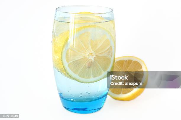 Limonata Nel Bicchiere Con Ghiaccio E Acqua Minerale - Fotografie stock e altre immagini di Acqua