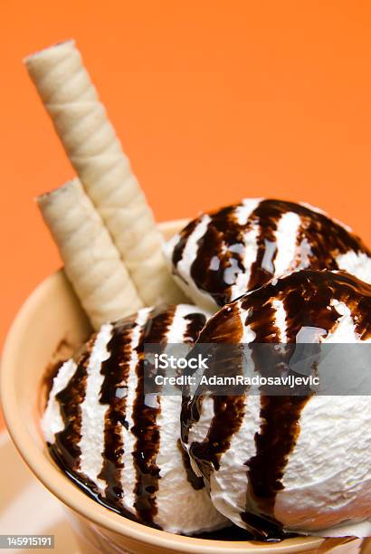 Foto de Sorvete E Chocolate Quente e mais fotos de stock de Biscoito - Biscoito, Comida Doce, Comida congelada