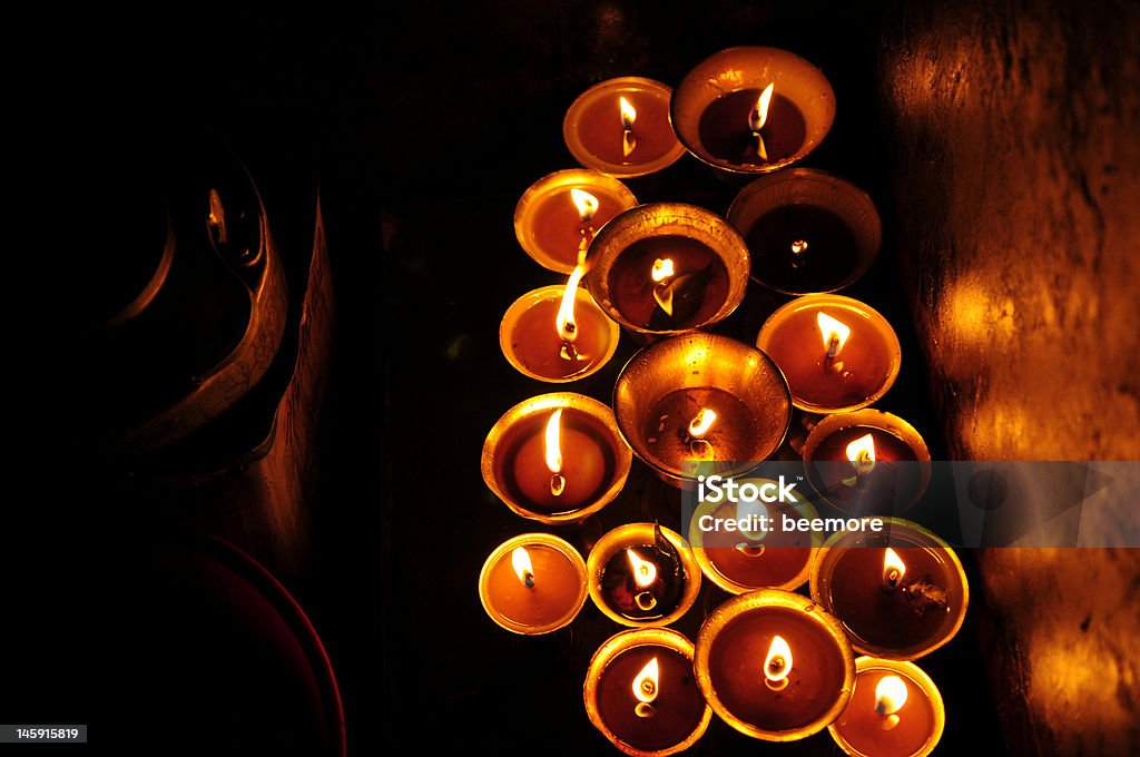 Храм свечи - Стоковые фото Азия роялти-фри