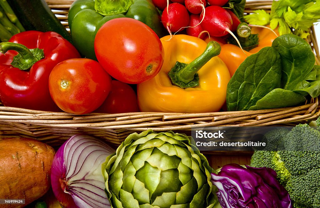 Cestino di verdure - Foto stock royalty-free di Alimentazione sana