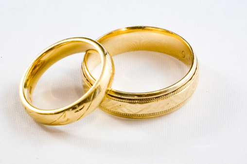 2 Gold wedding rings