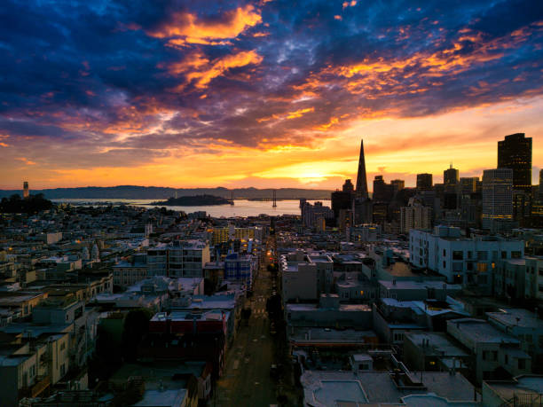 istock Sunrise San Francisco 1459215693
