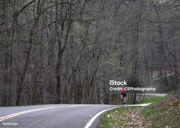 Bicyclist Carreras Por Carretera Foto de stock y más banco de imágenes de Aire libre - Aire libre, Aislado, Ejercicio físico