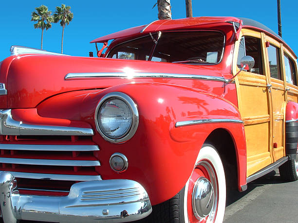 istock Woody stationwagon 145923518