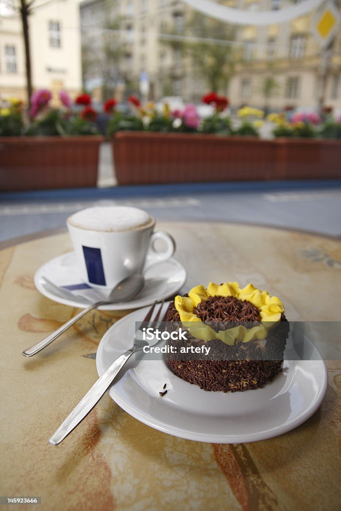 Bolo de cappuccino - Foto de stock de Alimentação Não-saudável royalty-free