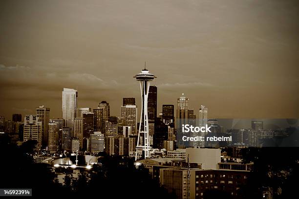 Skyline Di Seattle - Fotografie stock e altre immagini di Affari - Affari, Ambientazione esterna, Architettura