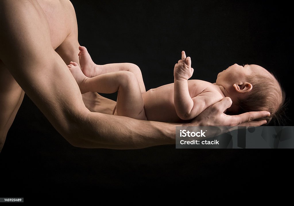 ベビーギブ中央の指 - 赤ちゃんのロイヤリティフリーストックフォト