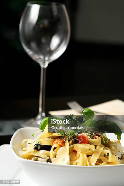 Foto de Tagliatelle À Mesa e mais fotos de stock de Carne - Carne, Comida, Comida e bebida