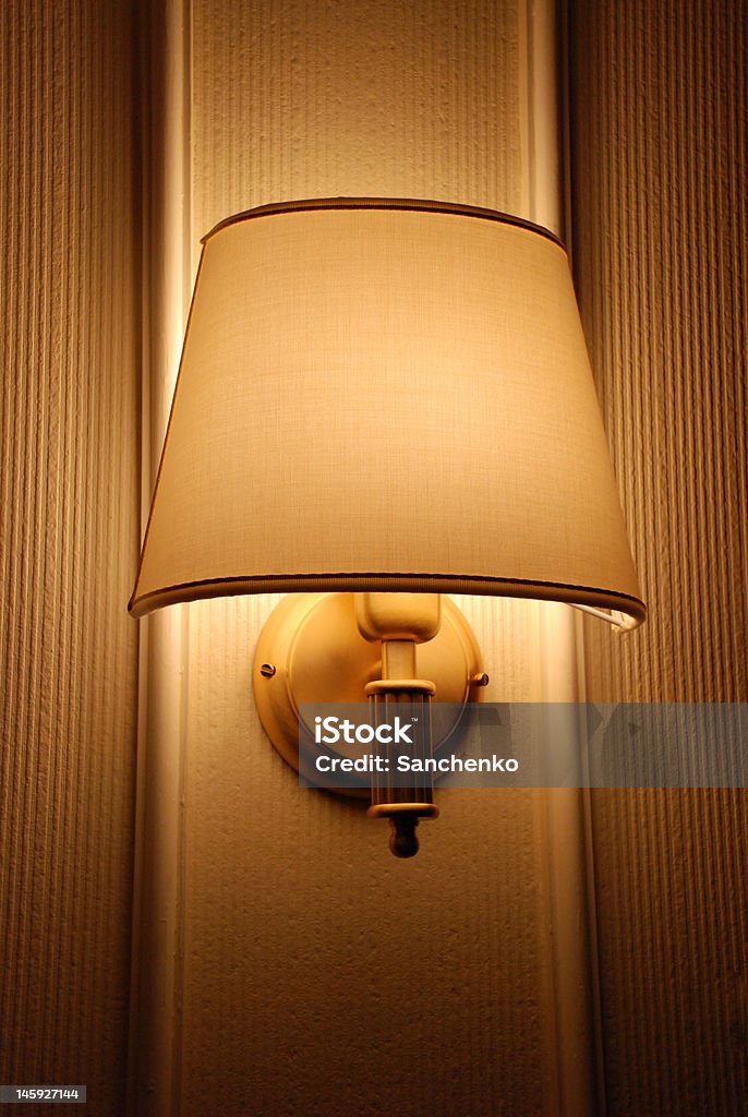 高輝度ランプをホテルの壁 - くつろぐのロイヤリティフリーストックフォト