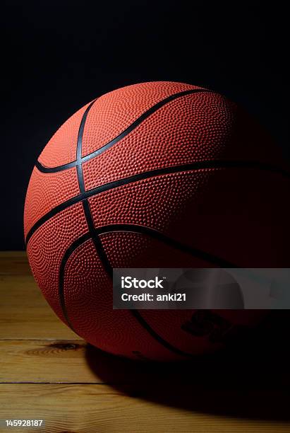 Ball Der Basketbal Stockfoto und mehr Bilder von Am Rand - Am Rand, Anzeigetafel, Ausrüstung und Geräte