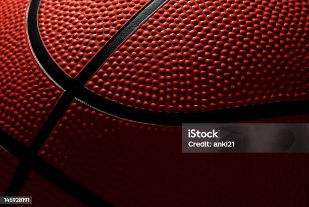Photo libre de droit de Basketbal Sur Le Ballon banque d'images et plus d'images libres de droit de Basket-ball - Basket-ball, Ballon de basket, Terrain de jeu