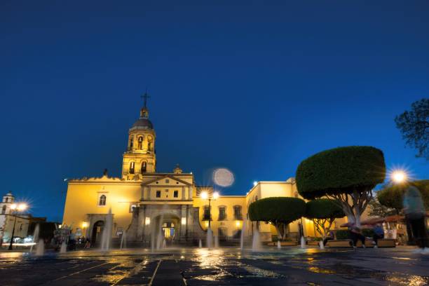 istock Templo de la cruz queretaro, mexico 1459285943