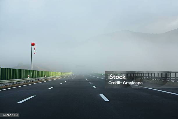 Automobile La Autopista Foto de stock y más banco de imágenes de Asfalto - Asfalto, Calle, Carretera principal