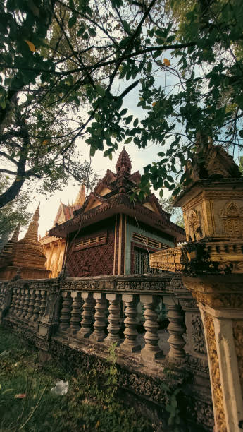 Khmer chedi or cetyi that are steeple-shaped mausoleums