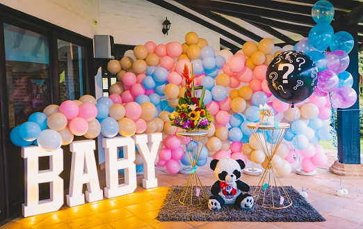 Decoration with gender reveal balloons