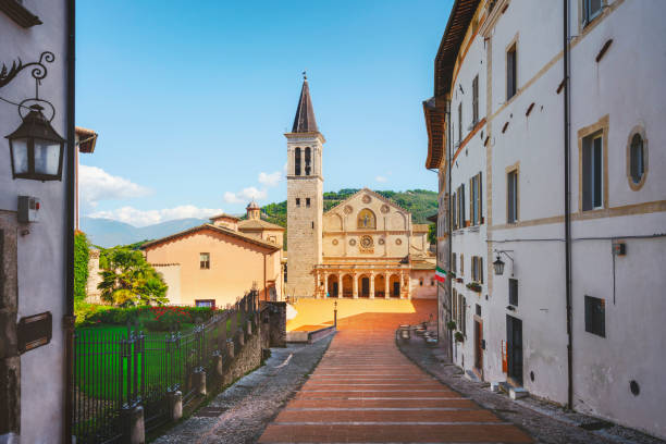 spoleto, santa maria duomo cathedral. umbria, italy. - spoleto bildbanksfoton och bilder