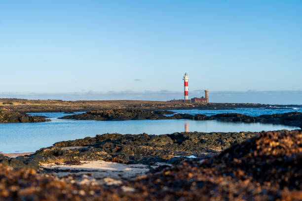 faro el toston in el cotillo. fuerteventura lighthouse. - el cotillo fotografías e imágenes de stock