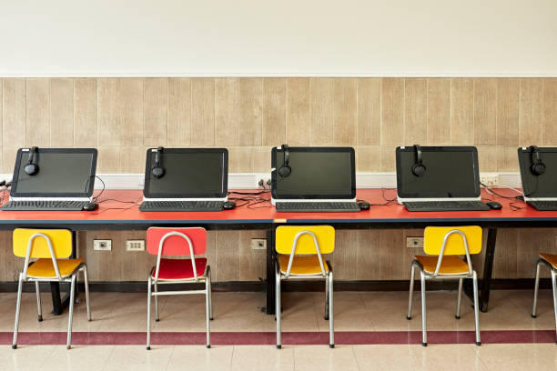 1,000+ Elementary School Computer Lab Stock Photos, Pictures & Royalty ...