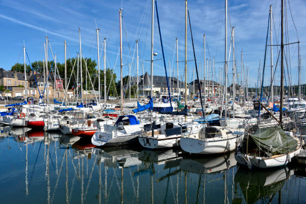 Port of Paimpol in France Port of Paimpol, a commune in the Côtes-d'Armor department in Brittany in northwestern France sailboat mast stock pictures, royalty-free photos & images