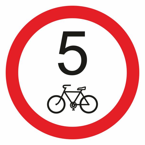 자전거 도로, 자전거 도로에 대한 제한 속도 표지판. 벡터 아이콘입니다. 시속 5km. - bicycle racing bicycle isolated red stock illustrations