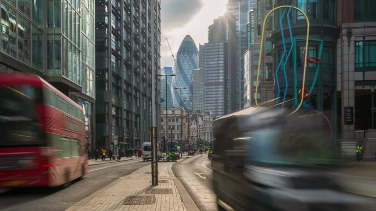 Downtown business centre of  London with traffic- 4k time-lapse