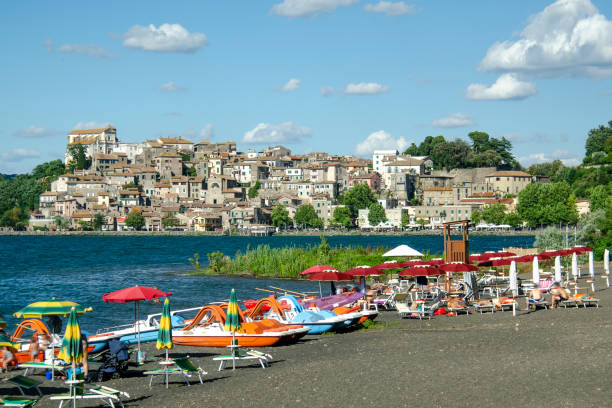 playa bracciano - bracciano fotografías e imágenes de stock