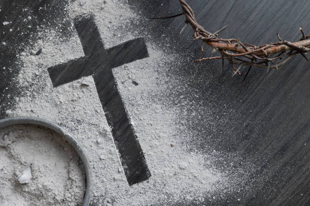 istock Ashes, cross and crown of thorns 1459467279