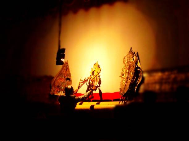 wayang kulit Wayang kulit is a traditional art native to the Unitary State of the Republic of Indonesia which mainly develops in Central and East Java. wayang kulit stock pictures, royalty-free photos & images