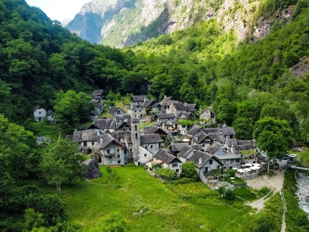 istock Small village near the river on a sunny day 1459567312