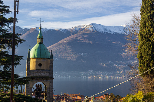 Vista del Lago di Como e del Monte Bregagno da Bellano.