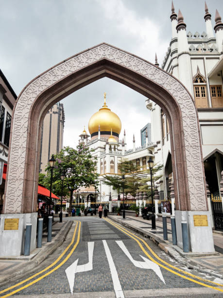istock Strreet Leading To Golden Mosque 1459671393