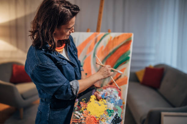 istock Female artist 1459726149